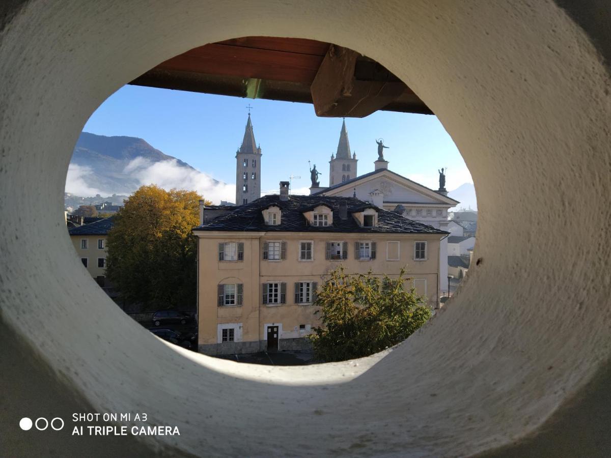 Un Oeil Sur La Cathedrale Leilighet Aosta Eksteriør bilde