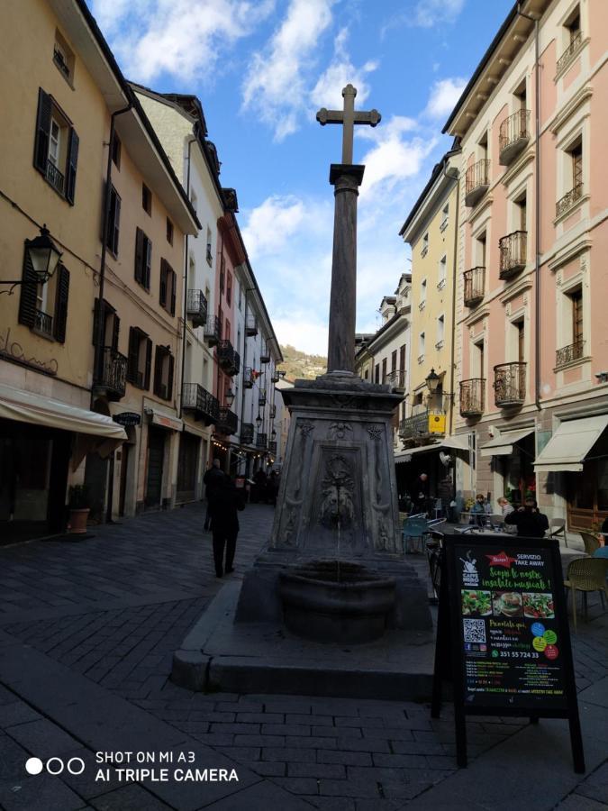 Un Oeil Sur La Cathedrale Leilighet Aosta Eksteriør bilde