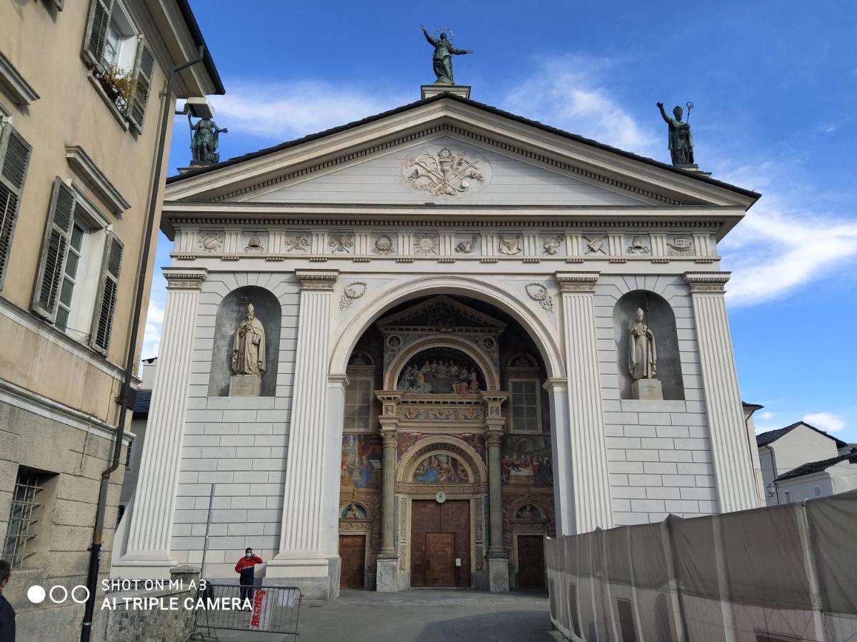Un Oeil Sur La Cathedrale Leilighet Aosta Eksteriør bilde